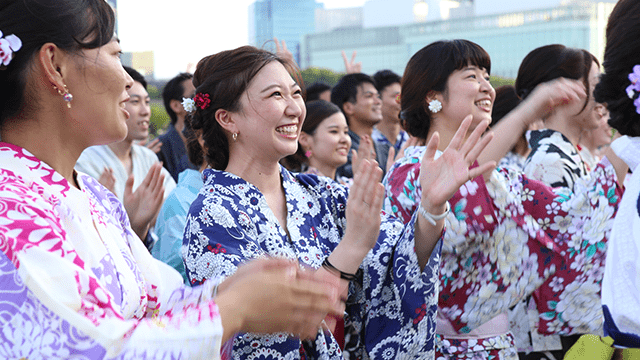 日本最大級の屋形船イベント！～浴衣姿の若者650名が集結～