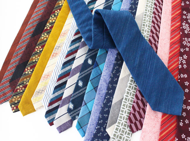 各地の織物を使った「日本の織物ネクタイ」